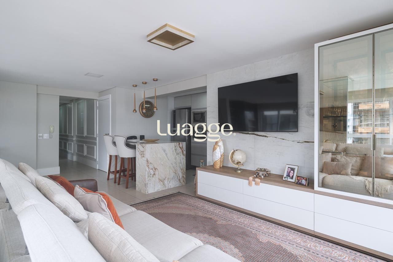 Apartamento à venda com 3 quartos, 111m² - Foto 2
