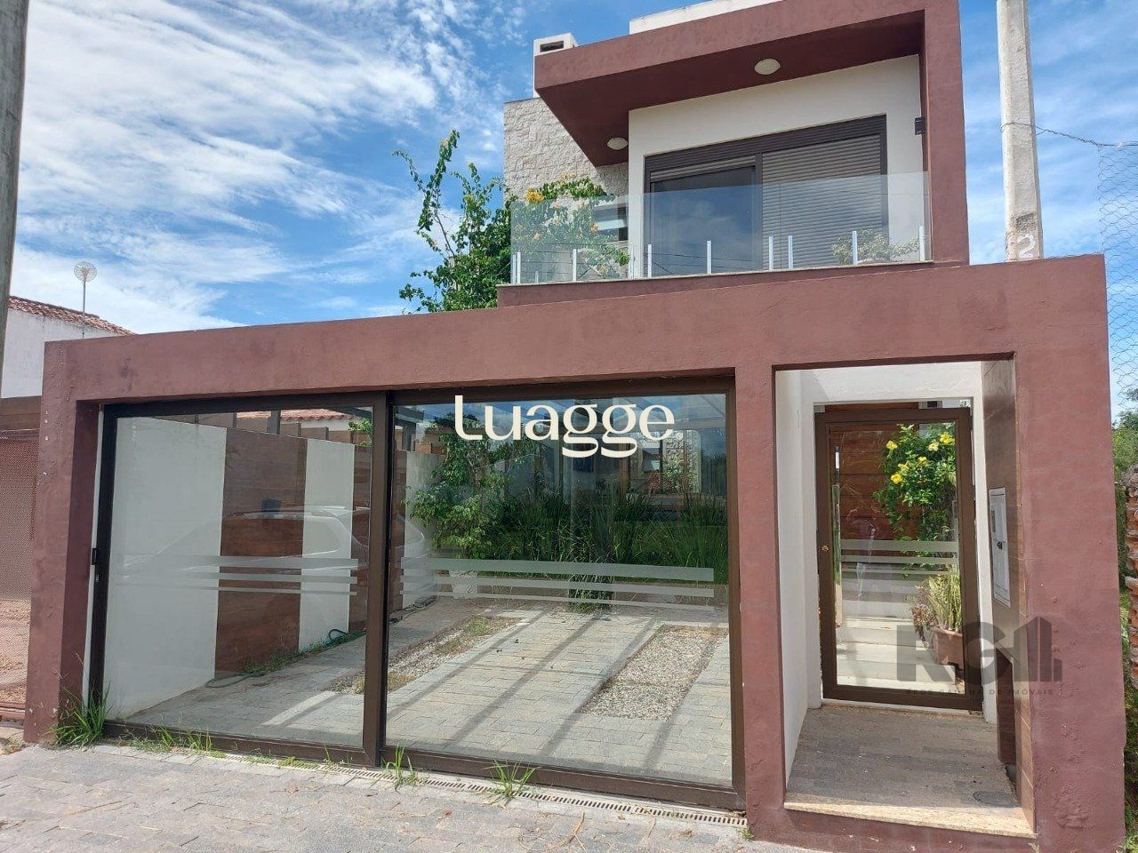 Casa à venda com 3 quartos, 212m² - Foto 2