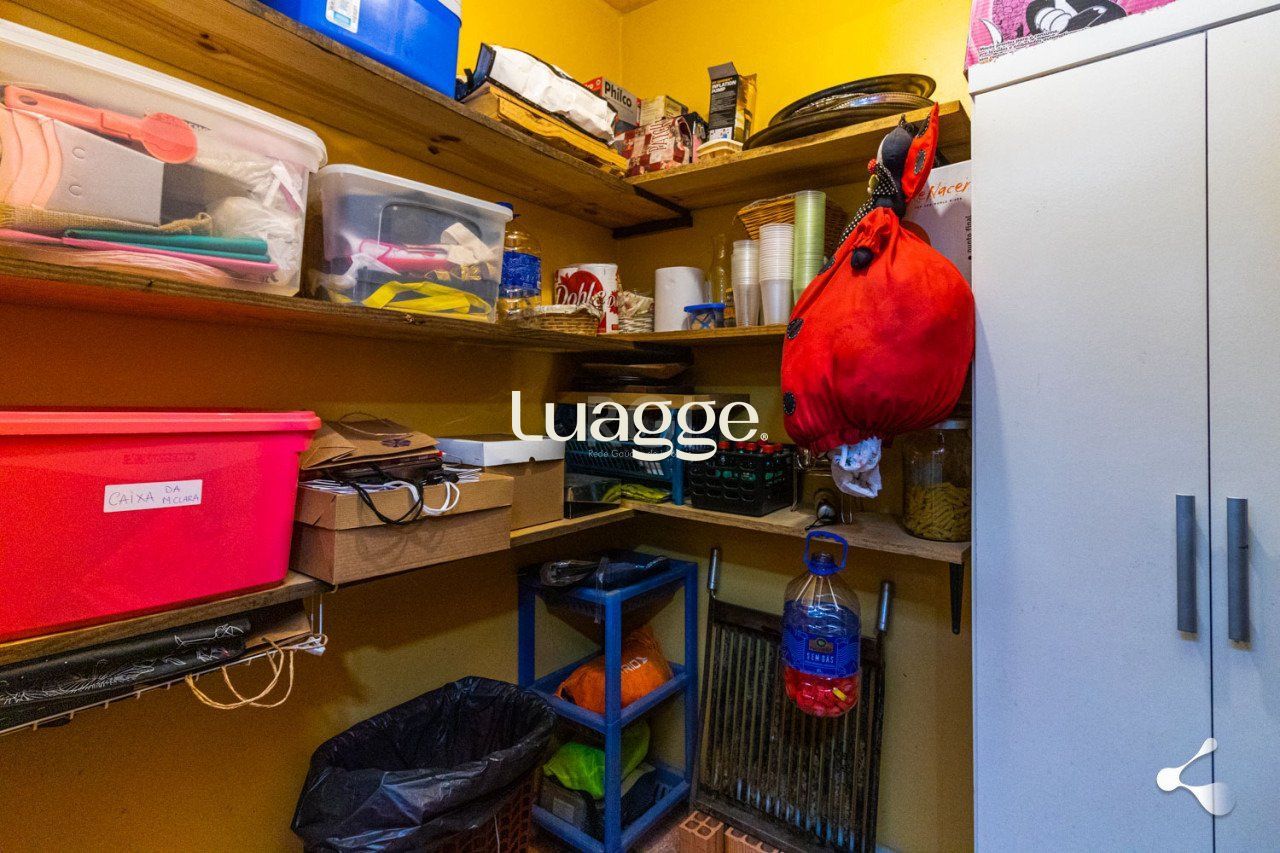 Casa de Condomínio à venda com 4 quartos, 233m² - Foto 27