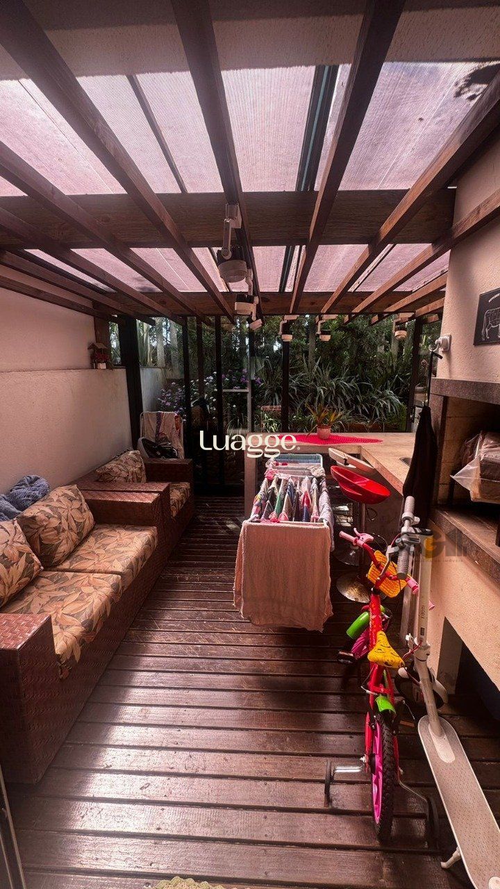 Casa de Condomínio à venda com 3 quartos, 146m² - Foto 2