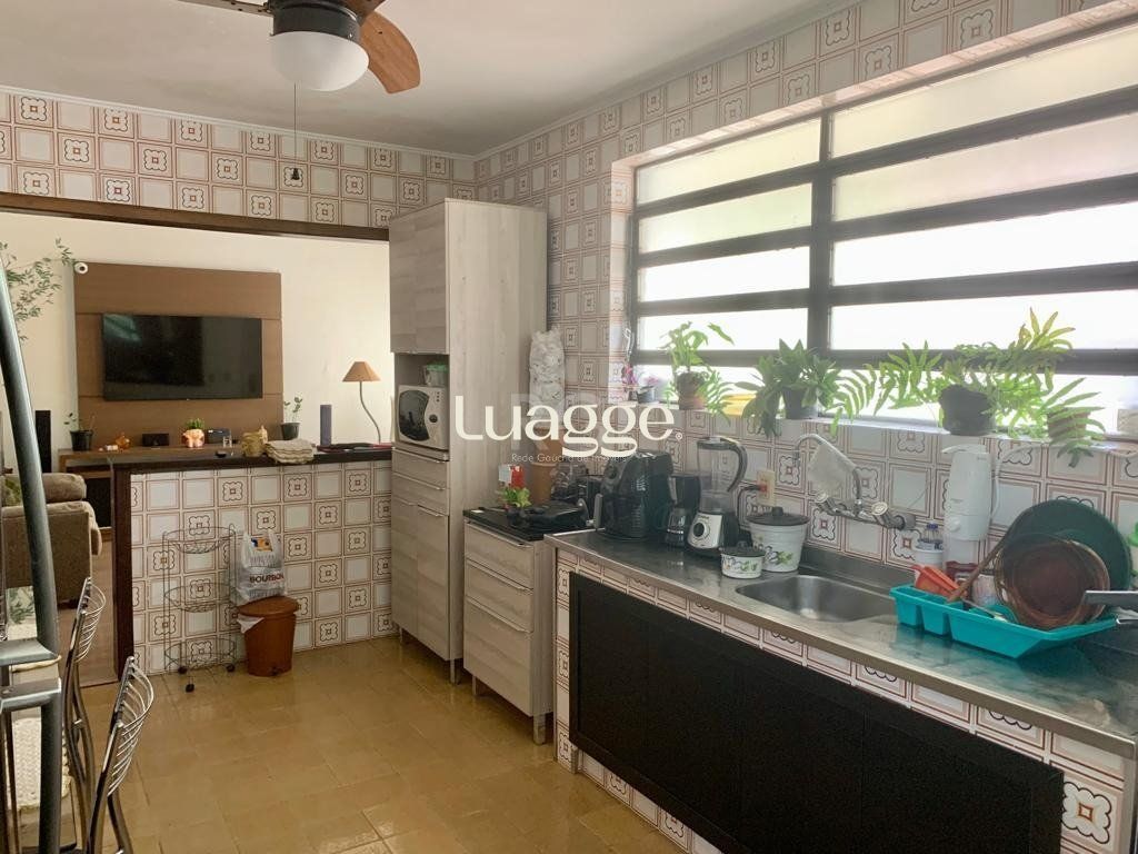 Casa à venda com 3 quartos, 199m² - Foto 11