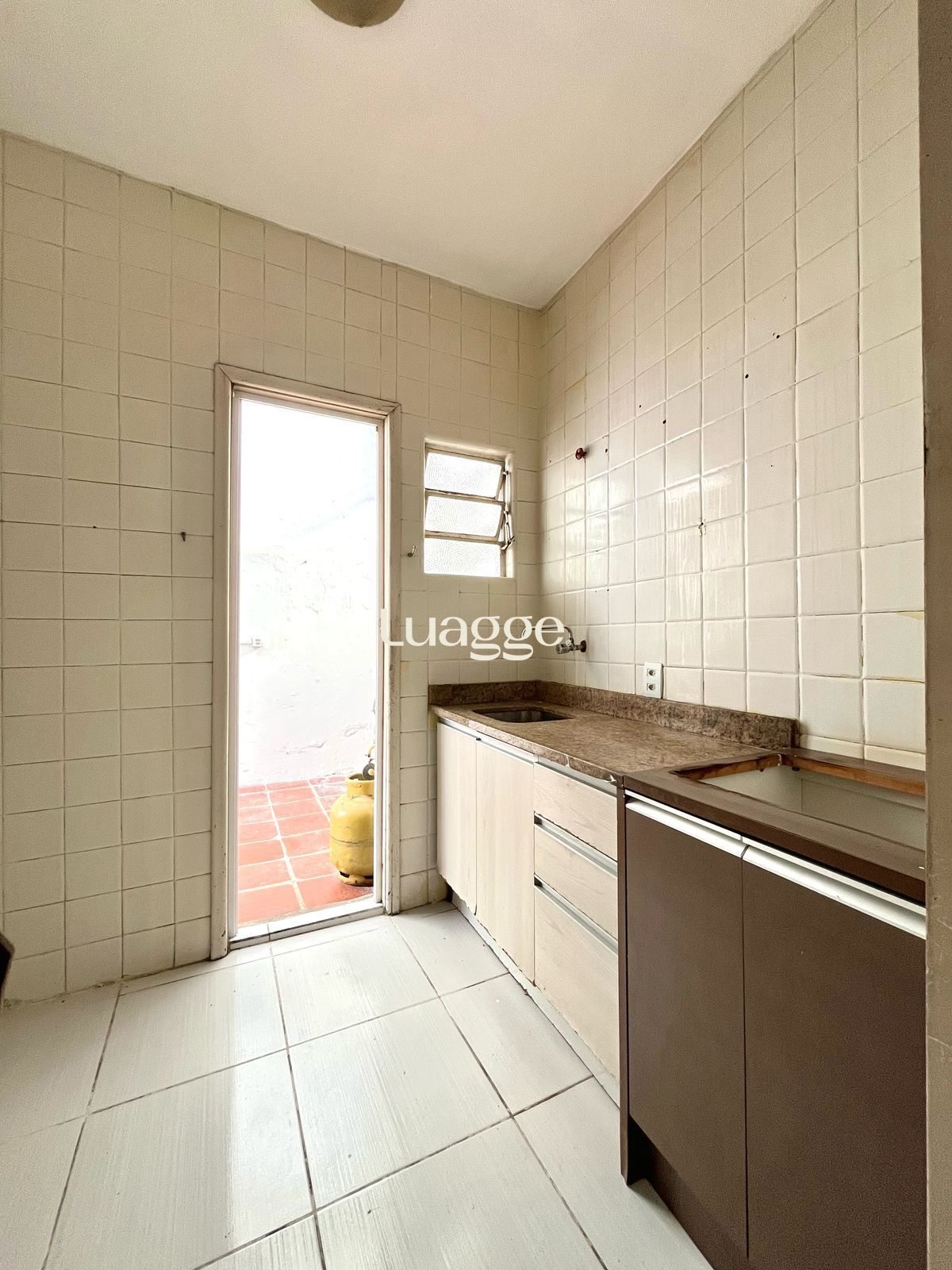 Apartamento à venda com 2 quartos, 65m² - Foto 4