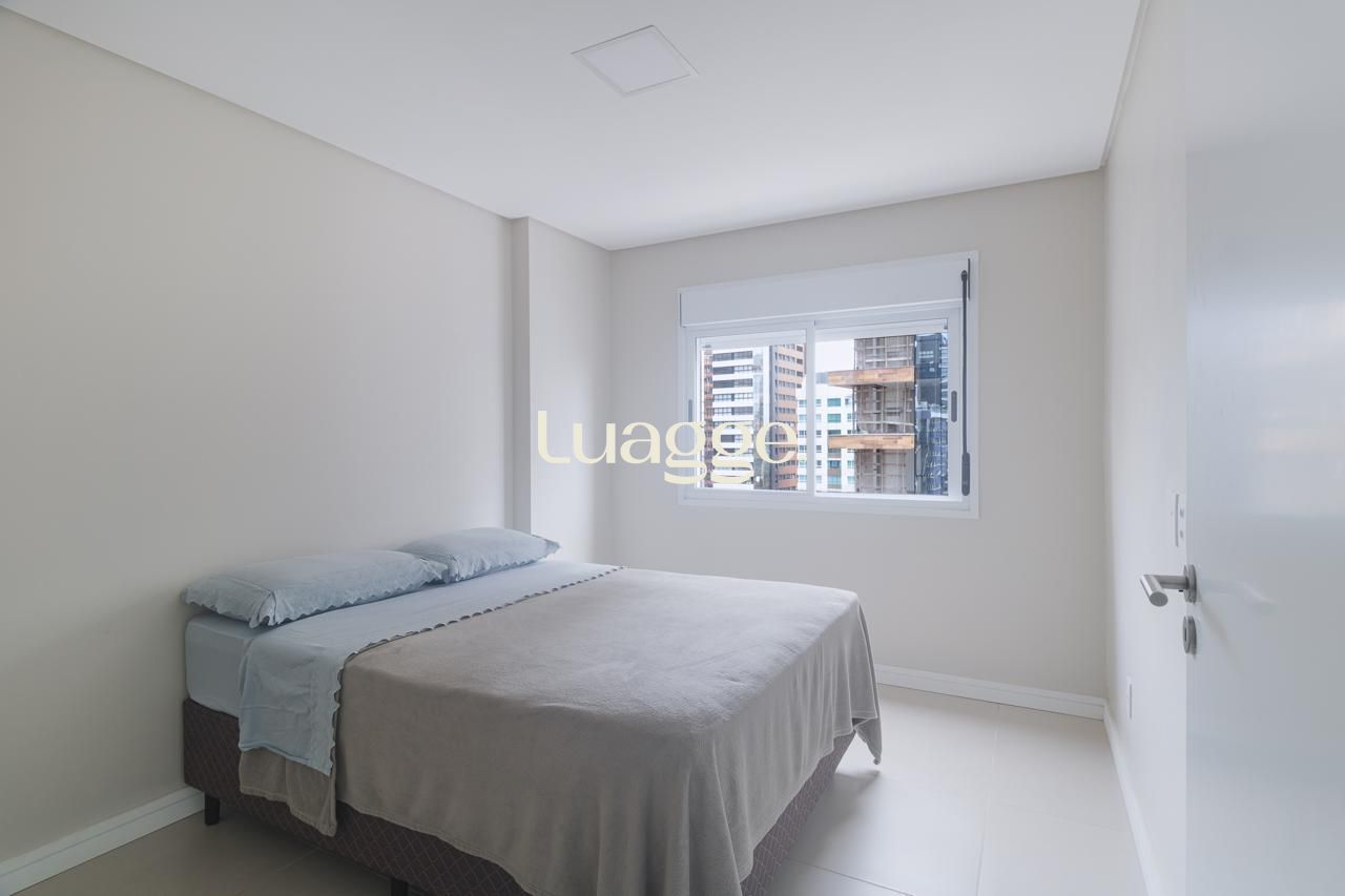 Apartamento à venda com 3 quartos, 111m² - Foto 17