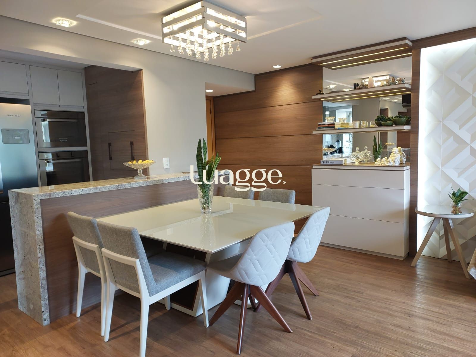 Apartamento à venda com 3 quartos, 104m² - Foto 1