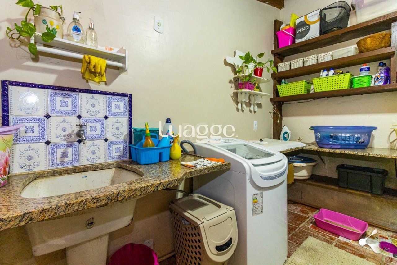 Casa de Condomínio à venda com 4 quartos, 233m² - Foto 36