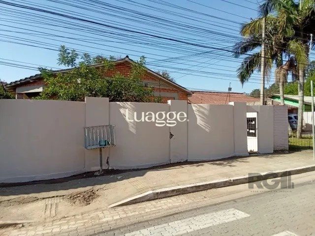 Casa à venda com 4 quartos, 196m² - Foto 1
