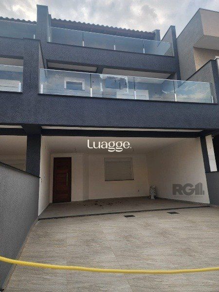 Casa à venda com 3 quartos, 195m² - Foto 1