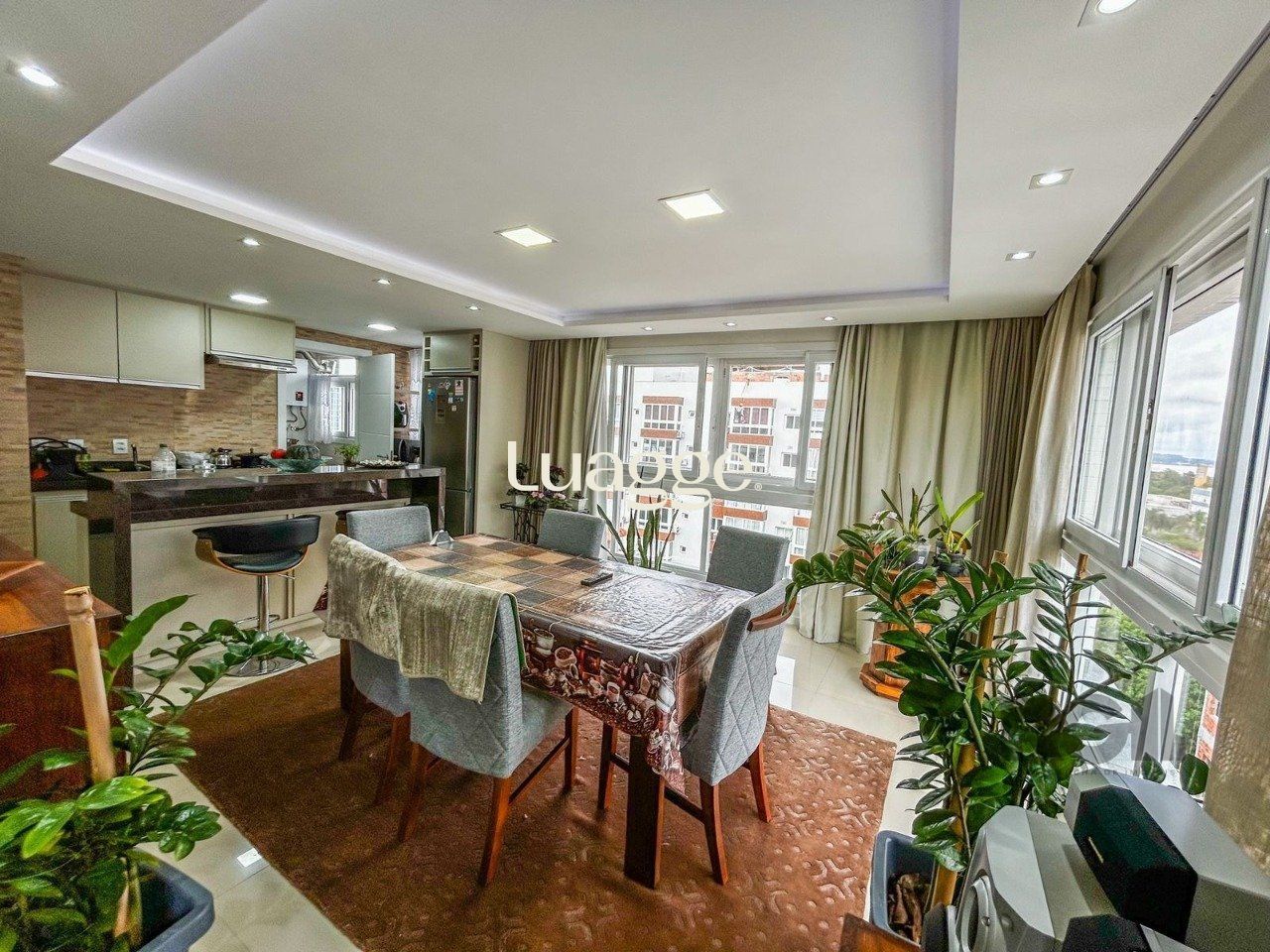 Apartamento à venda com 3 quartos, 97m² - Foto 9