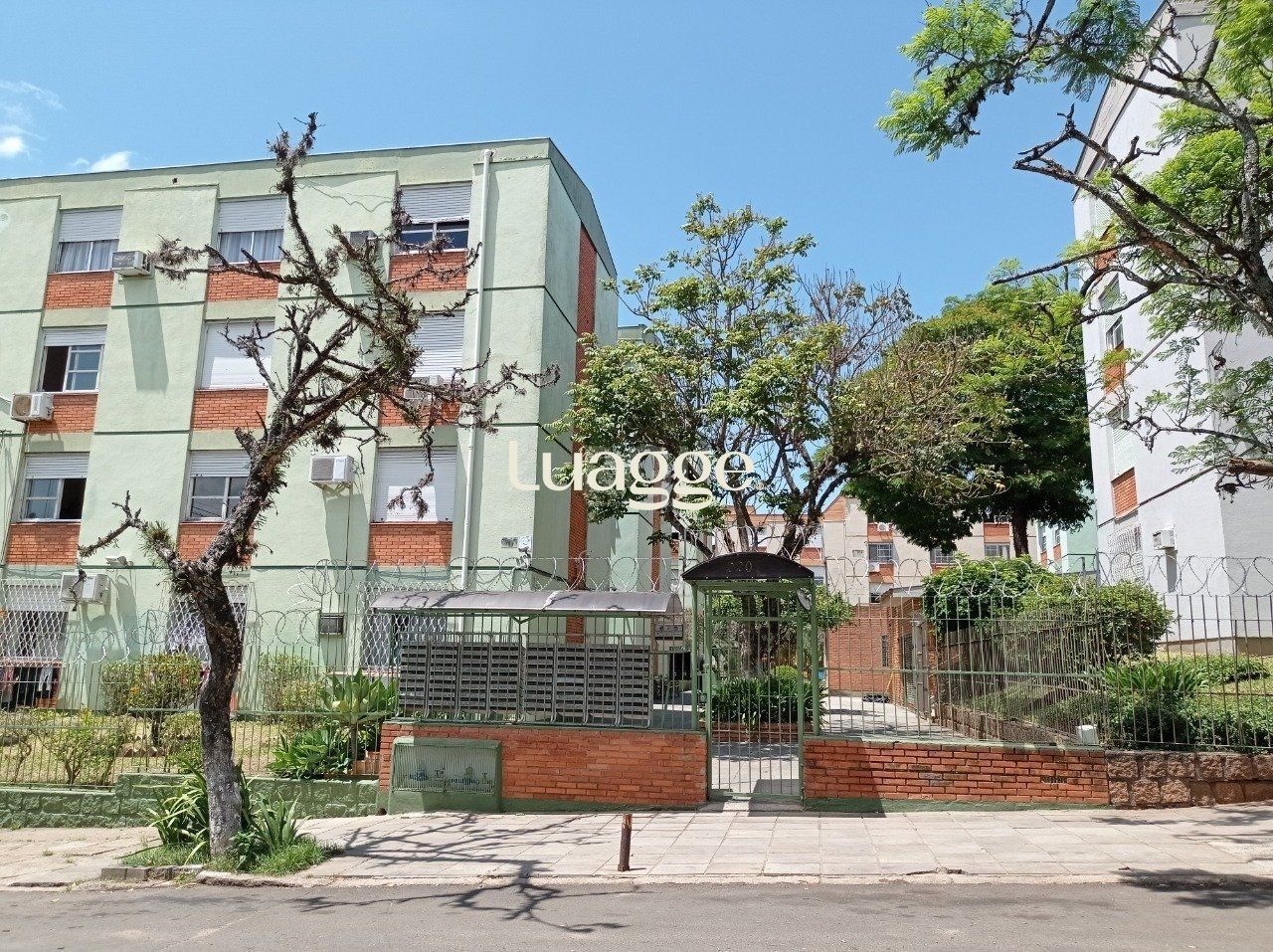 Apartamento à venda com 3 quartos, 79m² - Foto 1