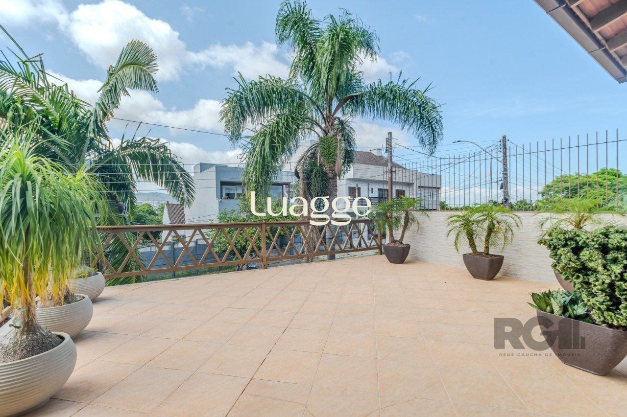 Casa à venda com 3 quartos, 216m² - Foto 14