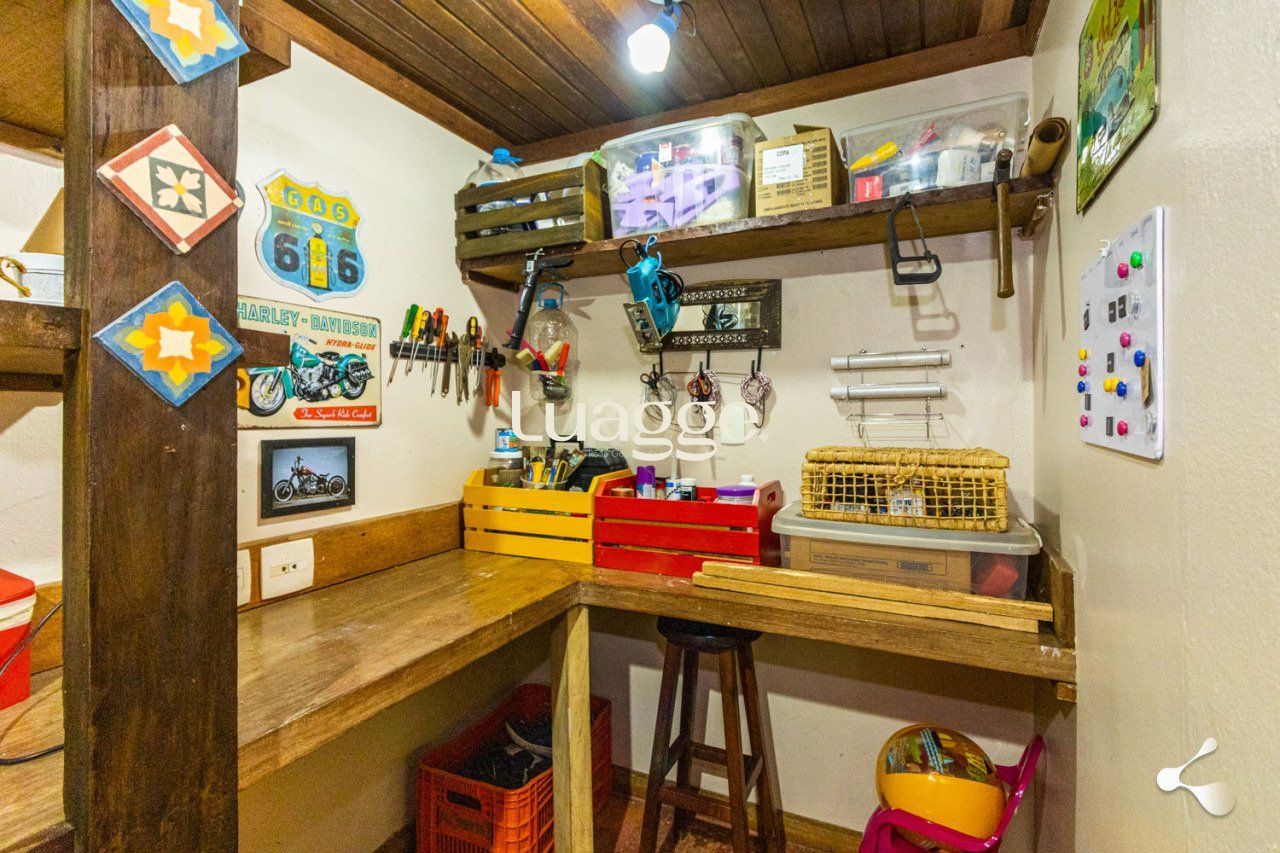 Casa de Condomínio à venda com 4 quartos, 233m² - Foto 37