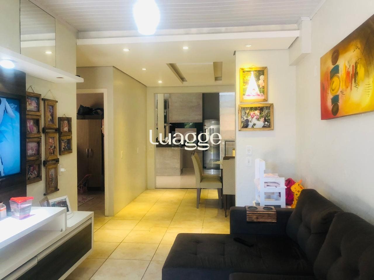 Casa à venda com 4 quartos, 146m² - Foto 1