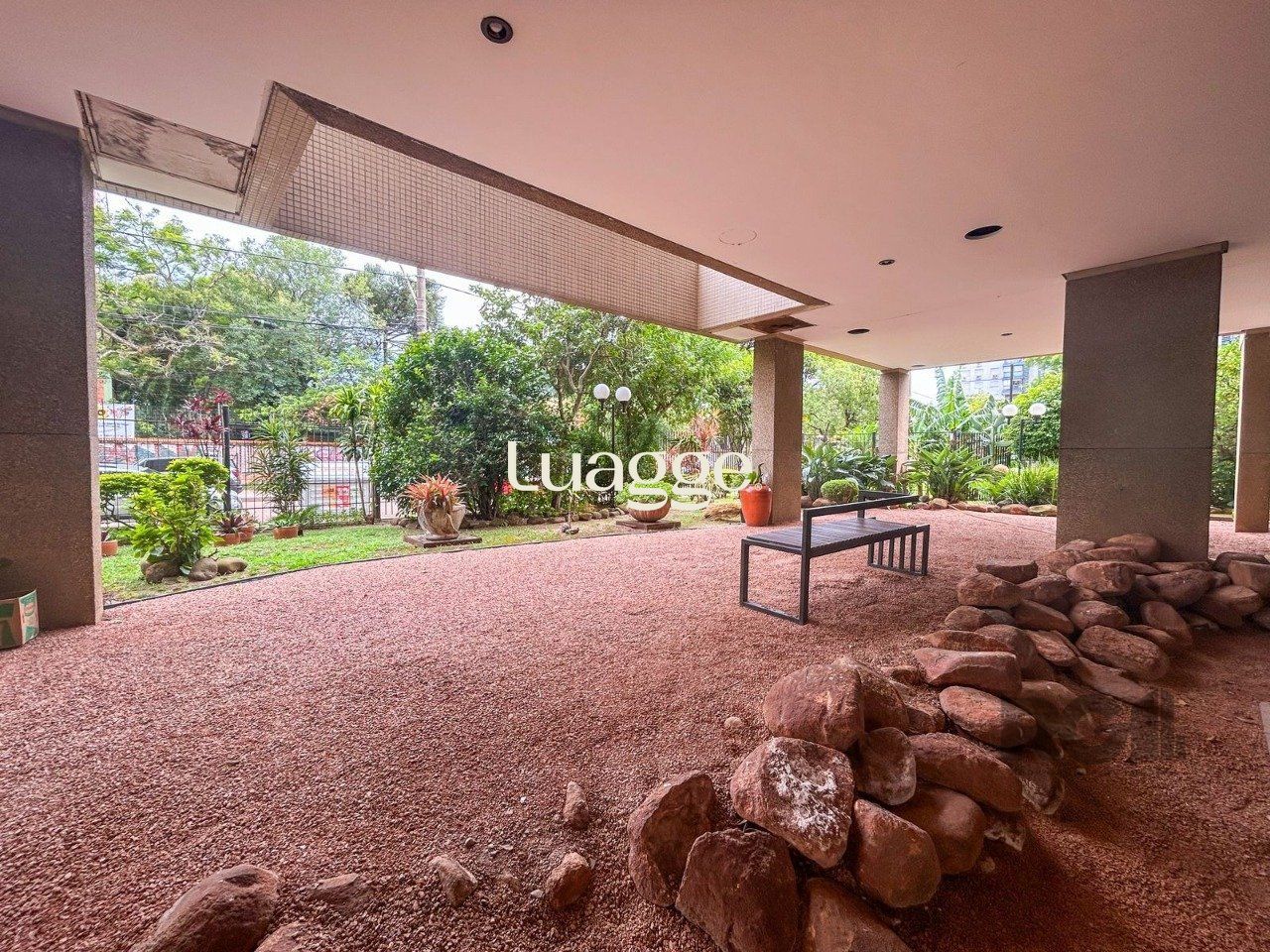 Apartamento à venda com 3 quartos, 101m² - Foto 2