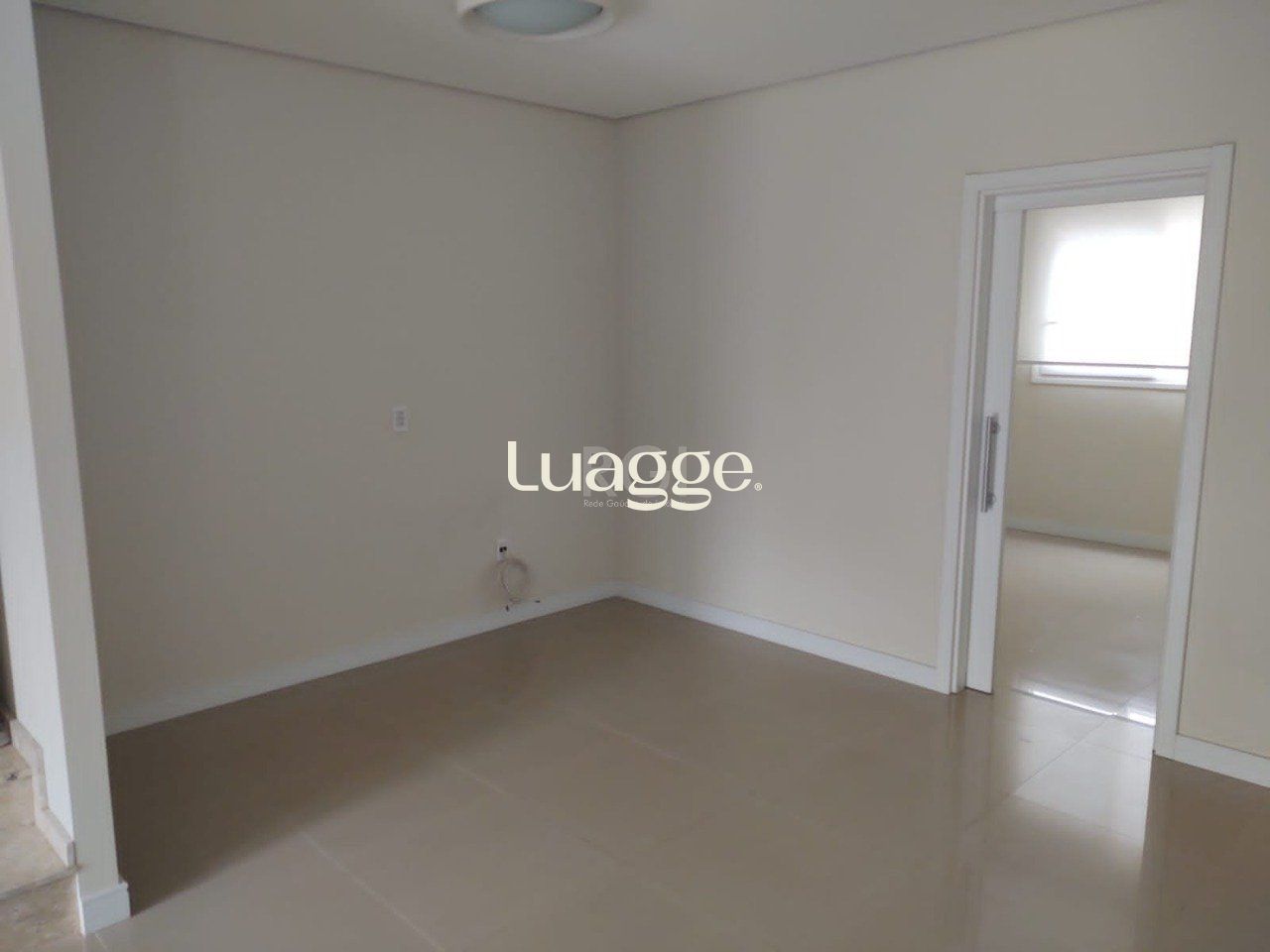 Apartamento à venda com 3 quartos, 161m² - Foto 4