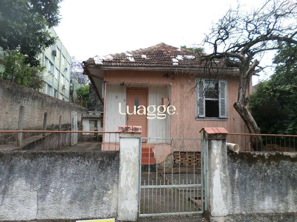 Casa de madeira o terreno 8,50 por 28