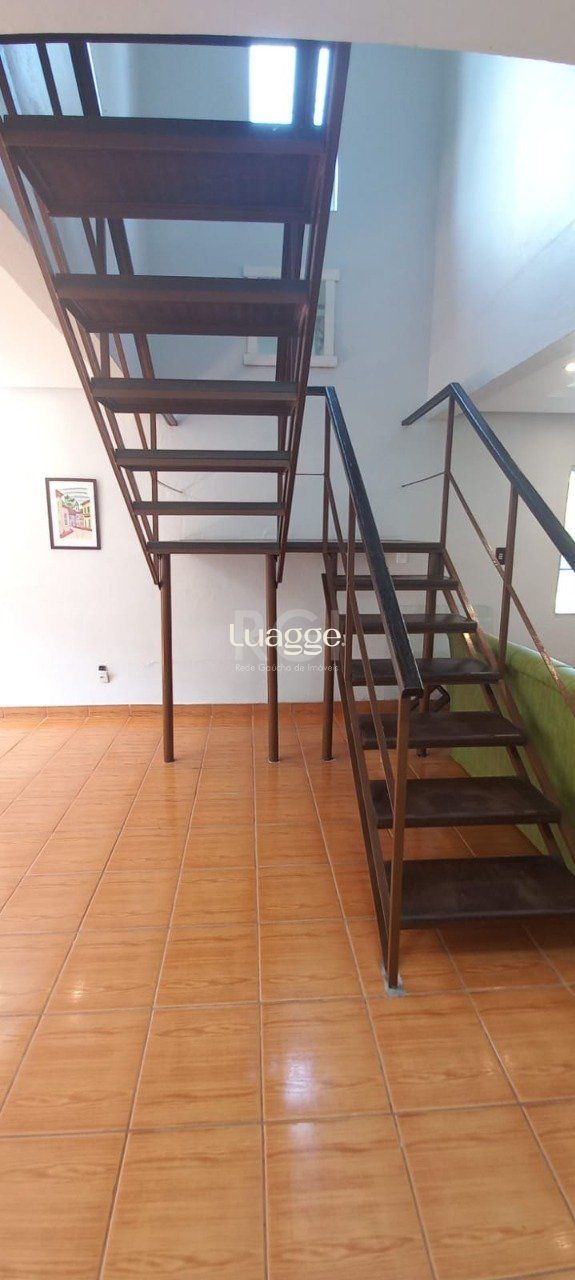 Casa à venda com 4 quartos, 149m² - Foto 2