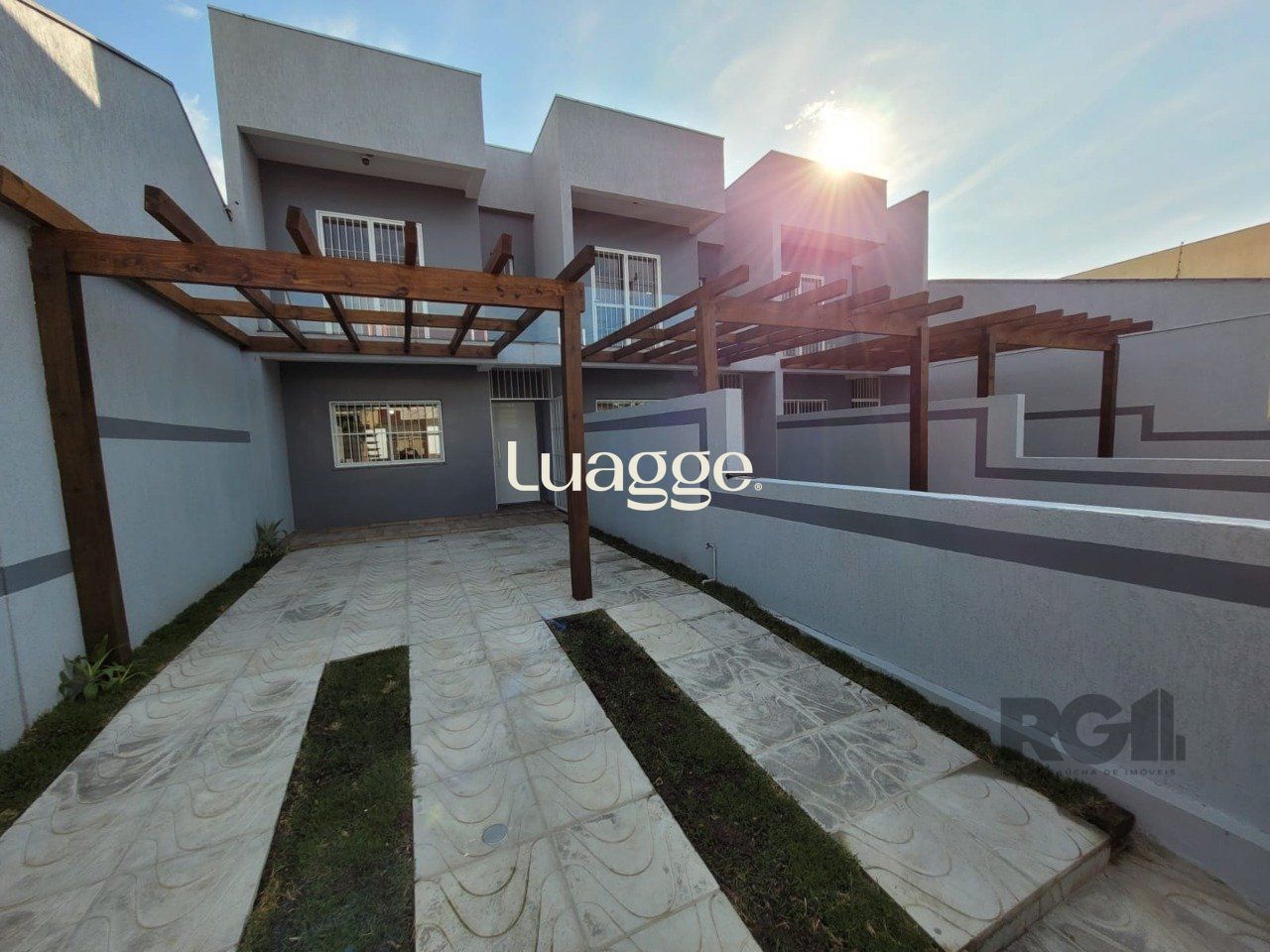 Casa à venda com 3 quartos, 97m² - Foto 2
