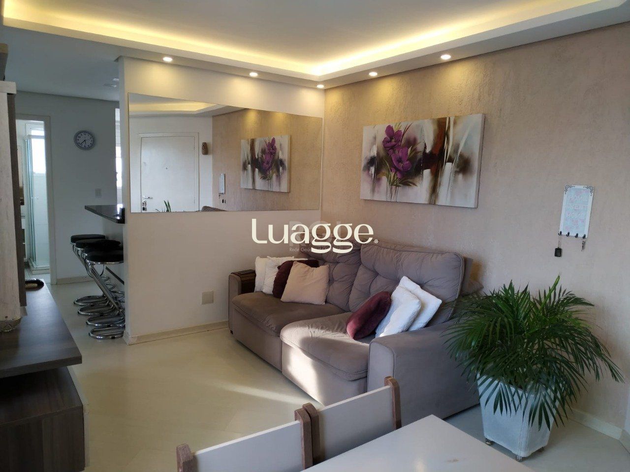 Apartamento à venda com 2 quartos, 63m² - Foto 1