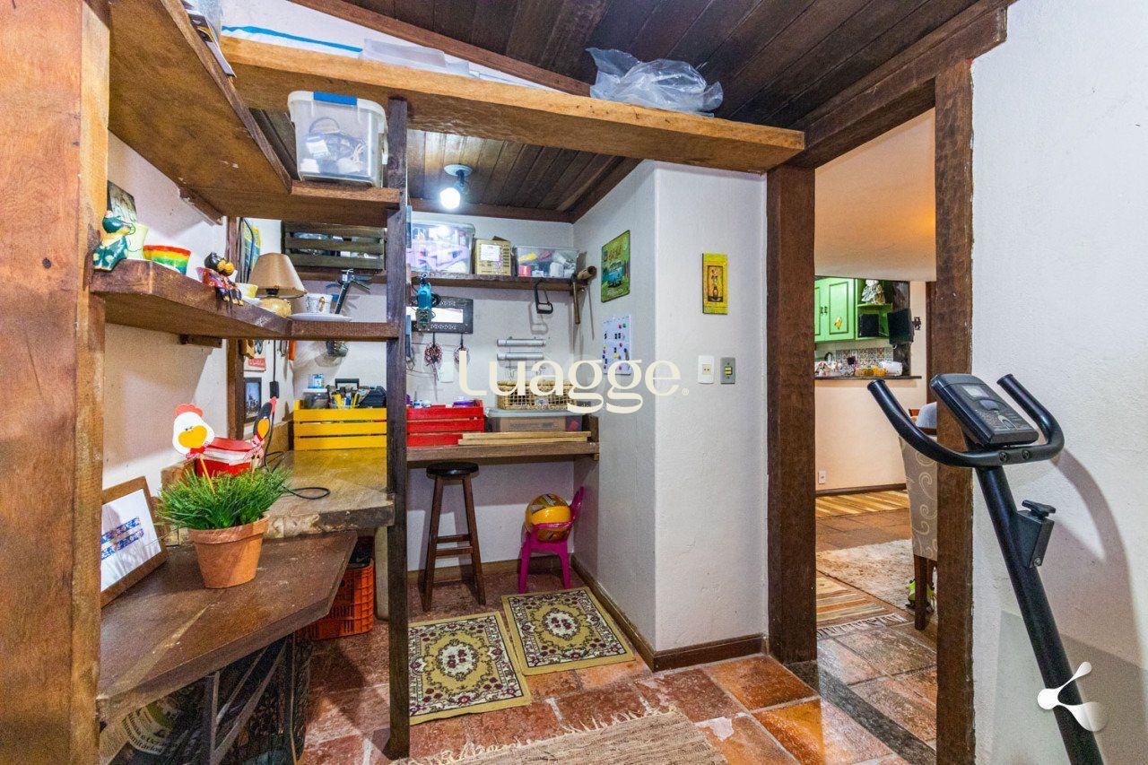 Casa de Condomínio à venda com 4 quartos, 233m² - Foto 35