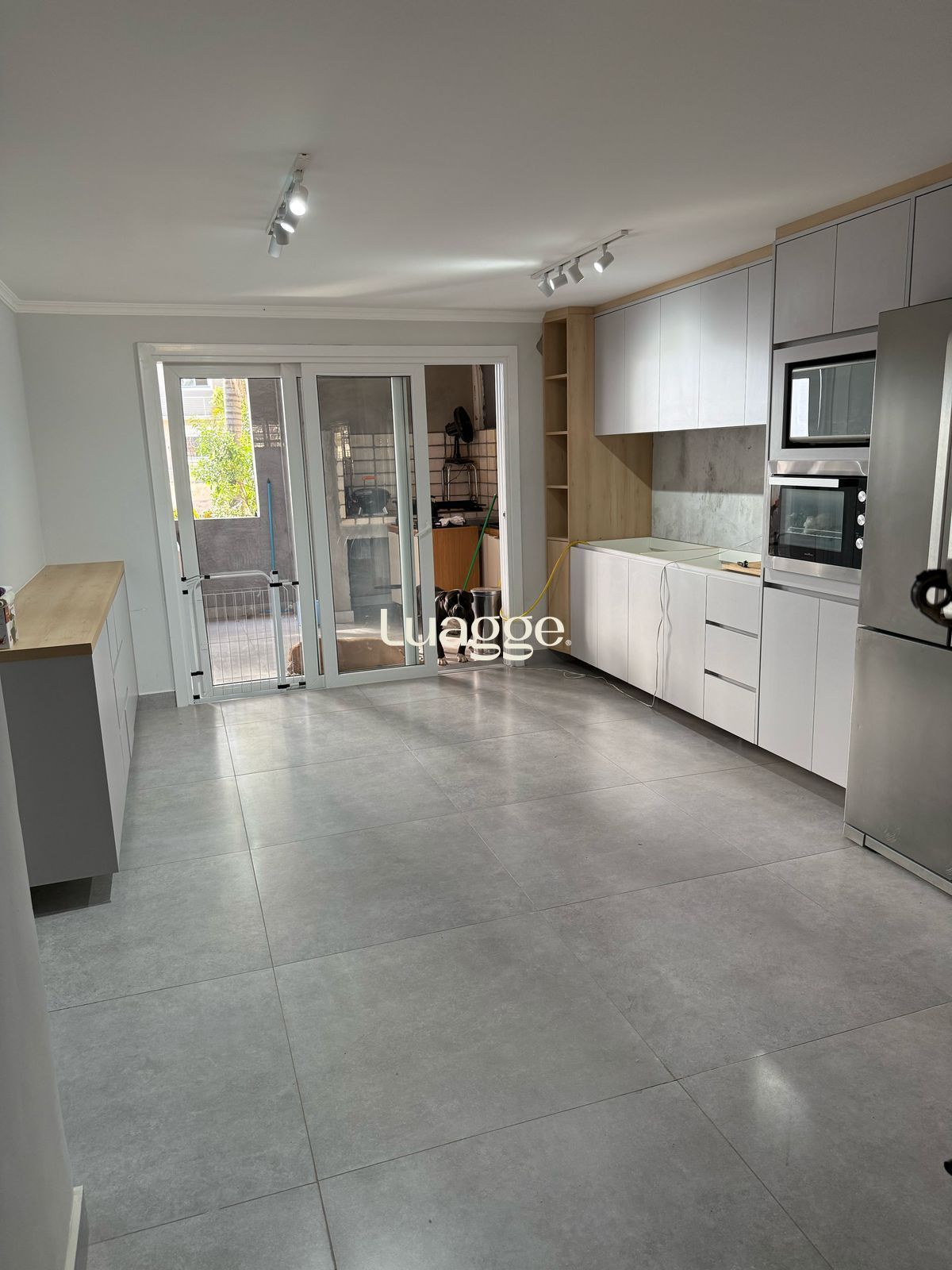 Casa à venda com 3 quartos, 282m² - Foto 2