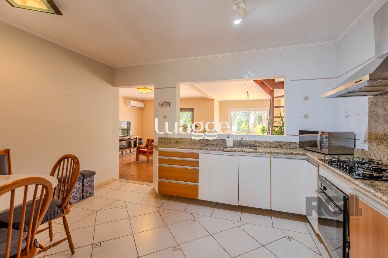 Casa à venda com 3 quartos, 216m² - Foto 5