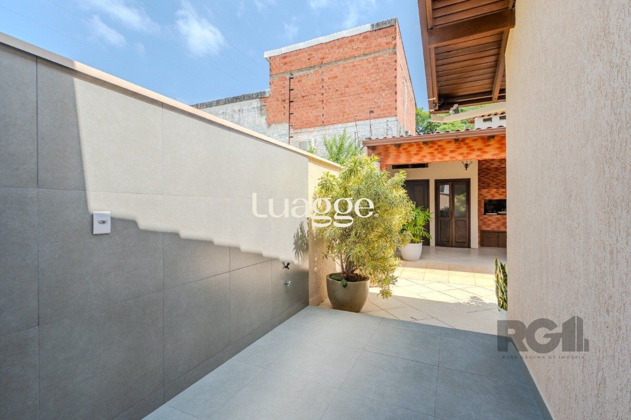 Casa à venda com 3 quartos, 216m² - Foto 11