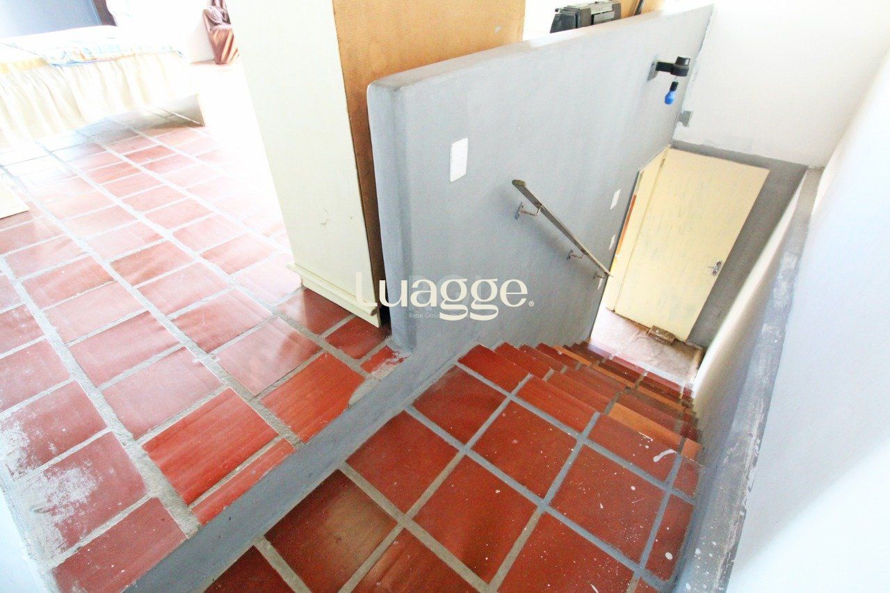 Casa à venda com 5 quartos, 73m² - Foto 32