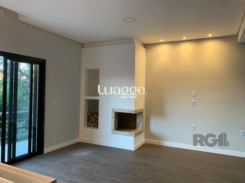 Casa à venda com 3 quartos, 234m² - Foto 4