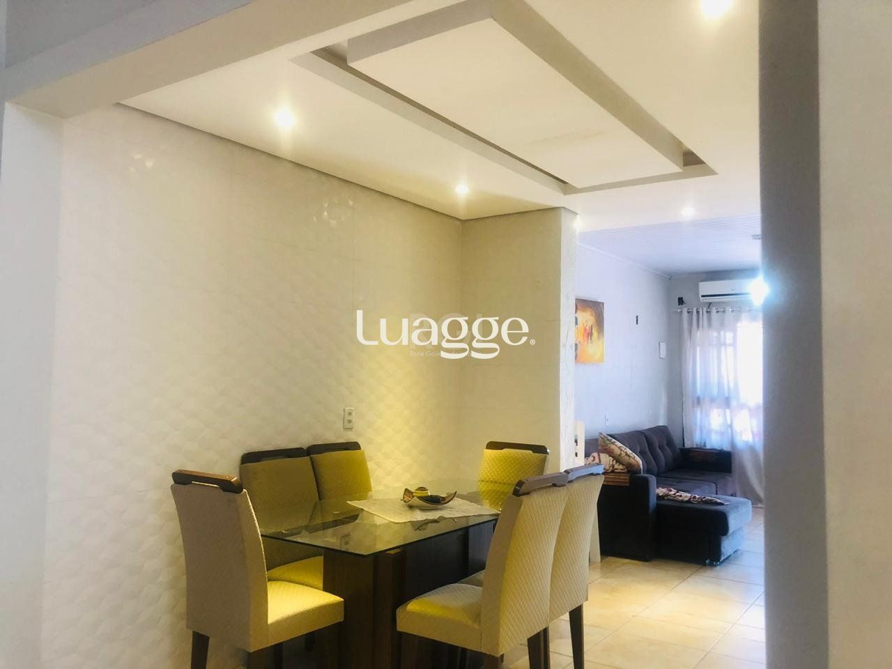 Casa à venda com 4 quartos, 146m² - Foto 2