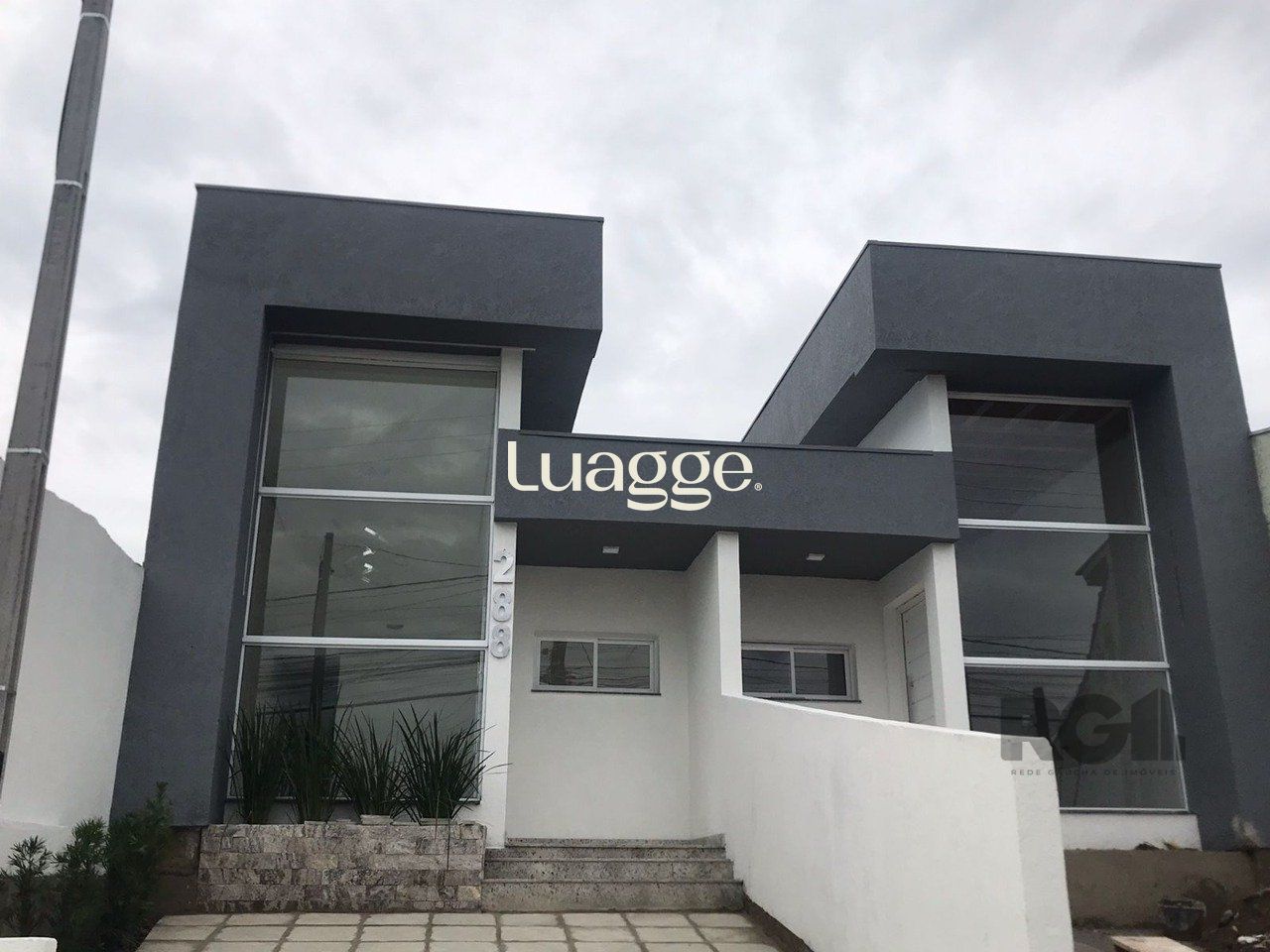 Casa à venda com 3 quartos, 86m² - Foto 1