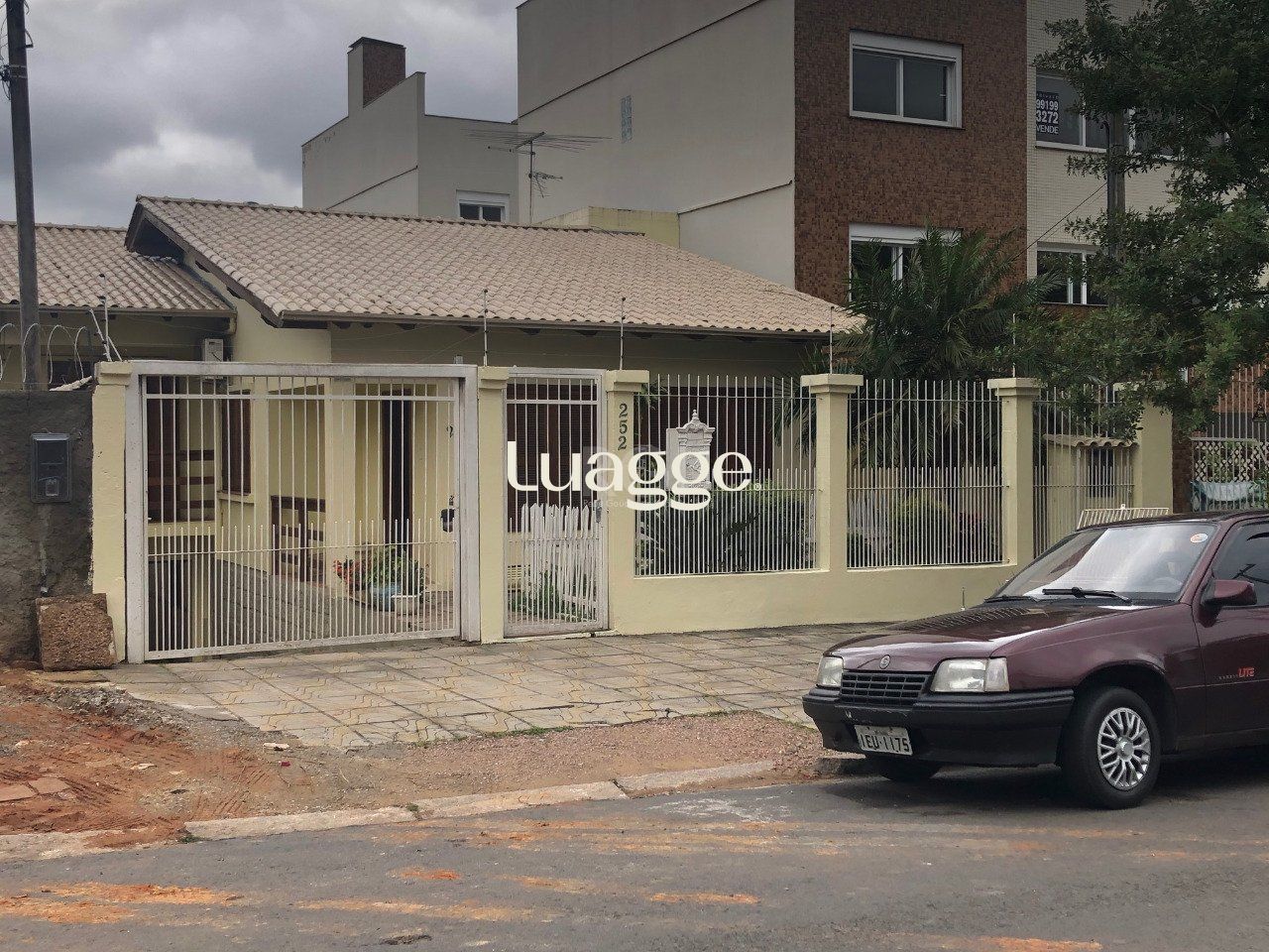 Casa à venda com 4 quartos, 229m² - Foto 3