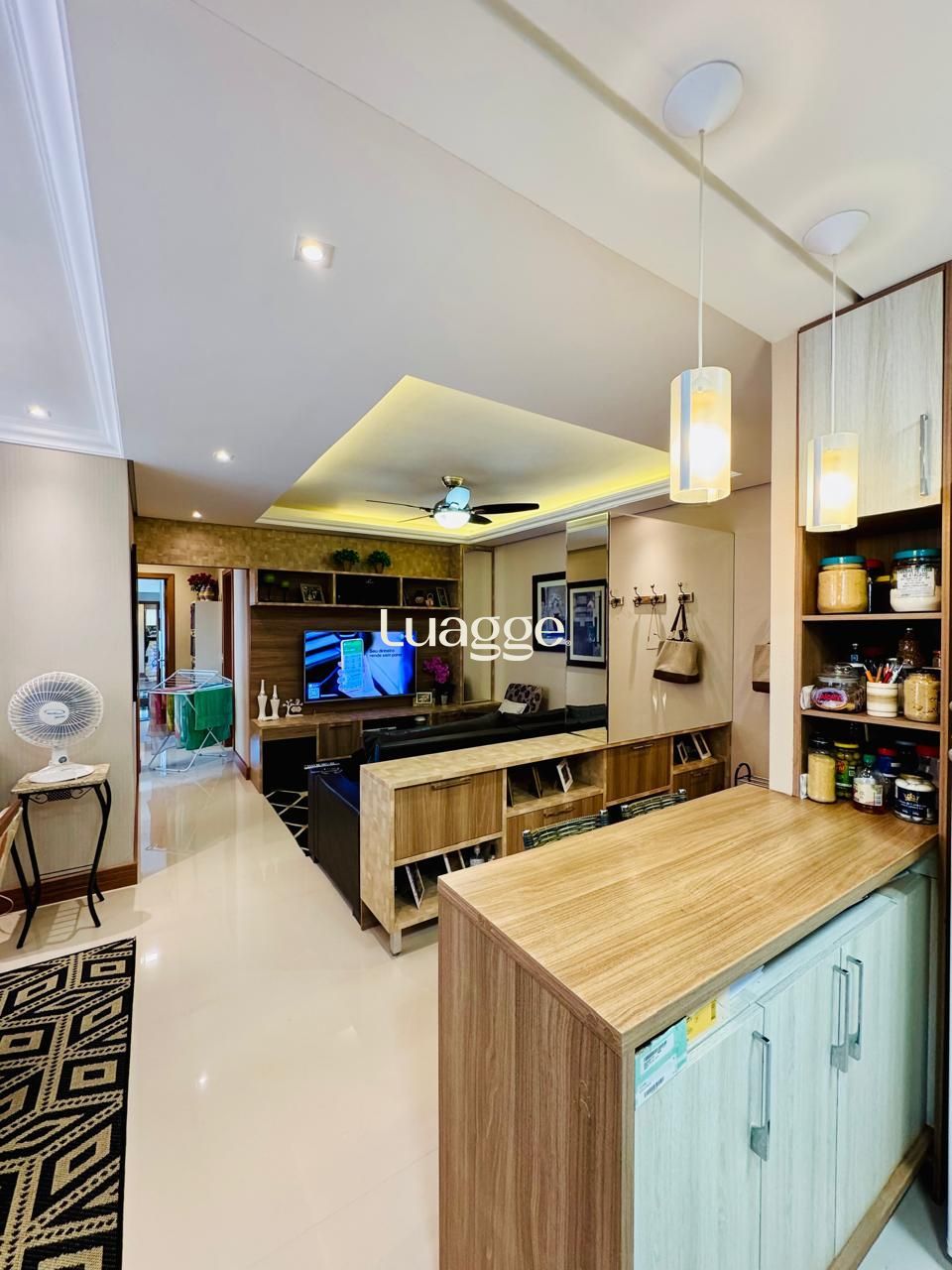 Apartamento à venda com 3 quartos, 86m² - Foto 2