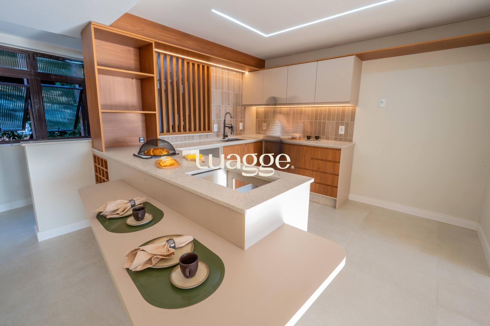 Apartamento à venda com 3 quartos, 128m² - Foto 2