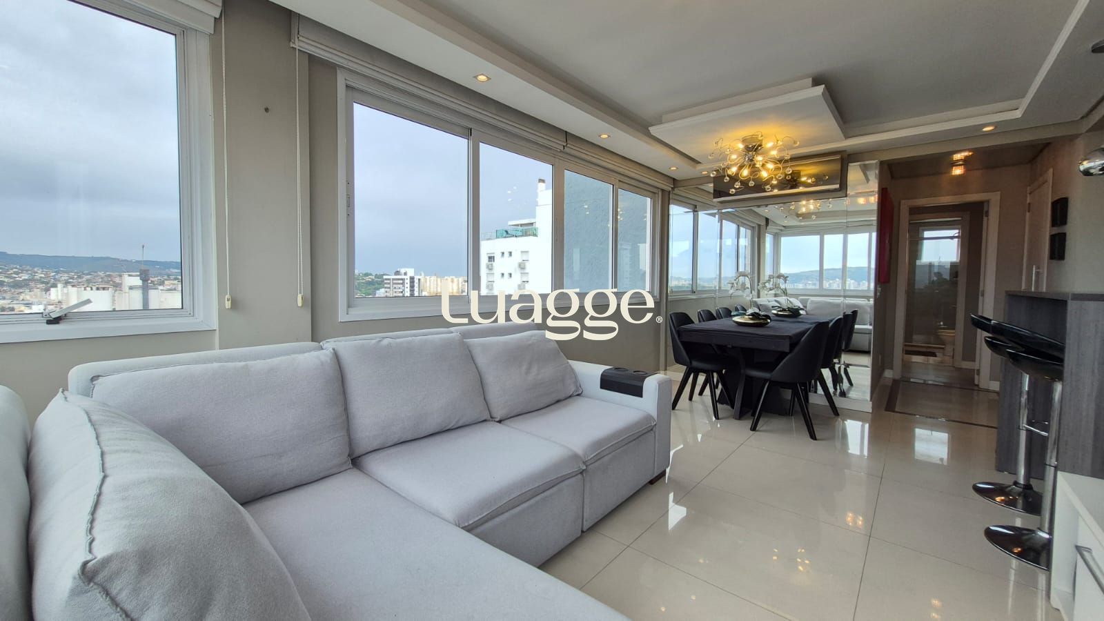 Vende lindo apartamento no coração do bairro Petrópolis, Porto Alegre.✨