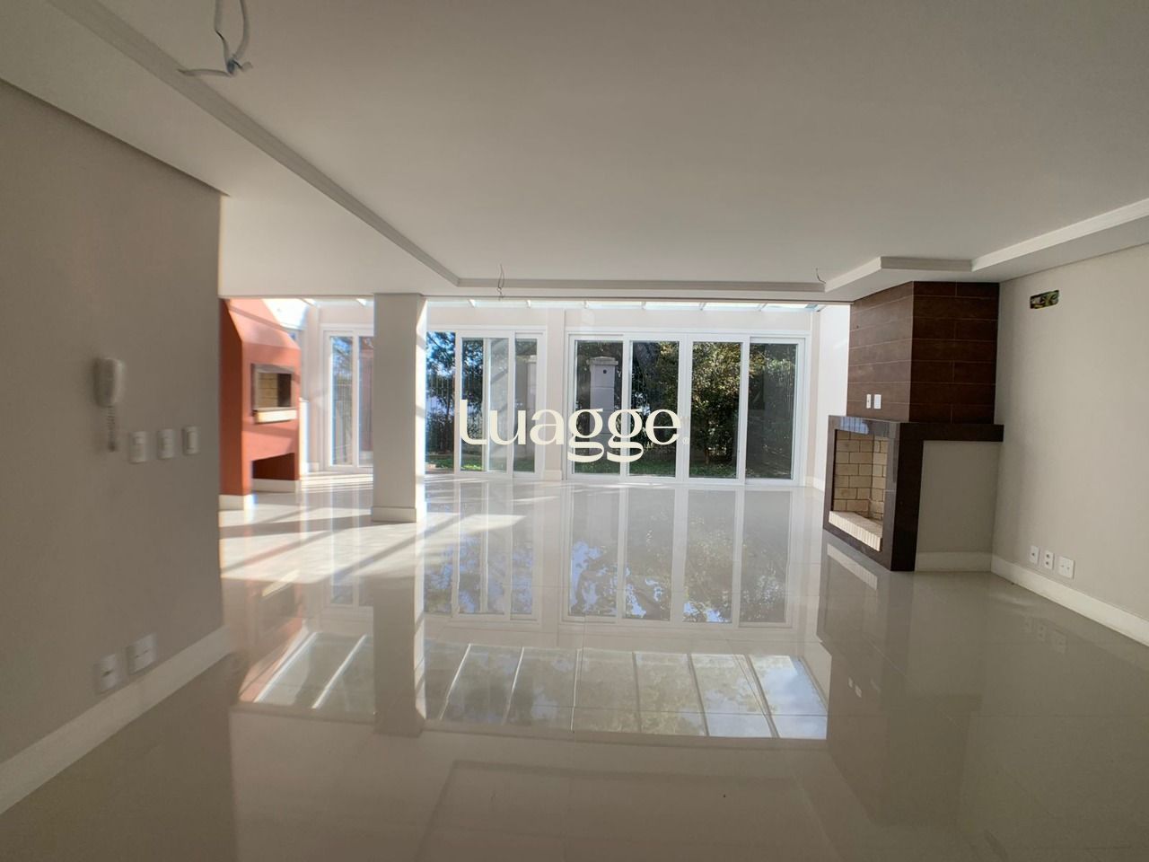 Casa de Condomínio à venda com 3 quartos, 345m² - Foto 2
