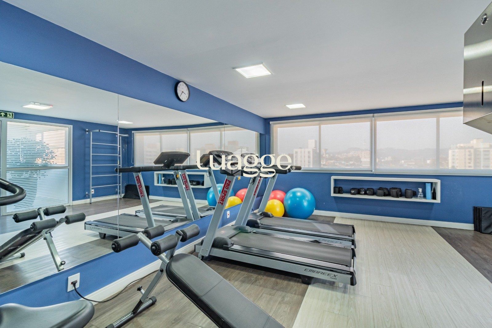 Apartamento à venda com 2 quartos, 74m² - Foto 28