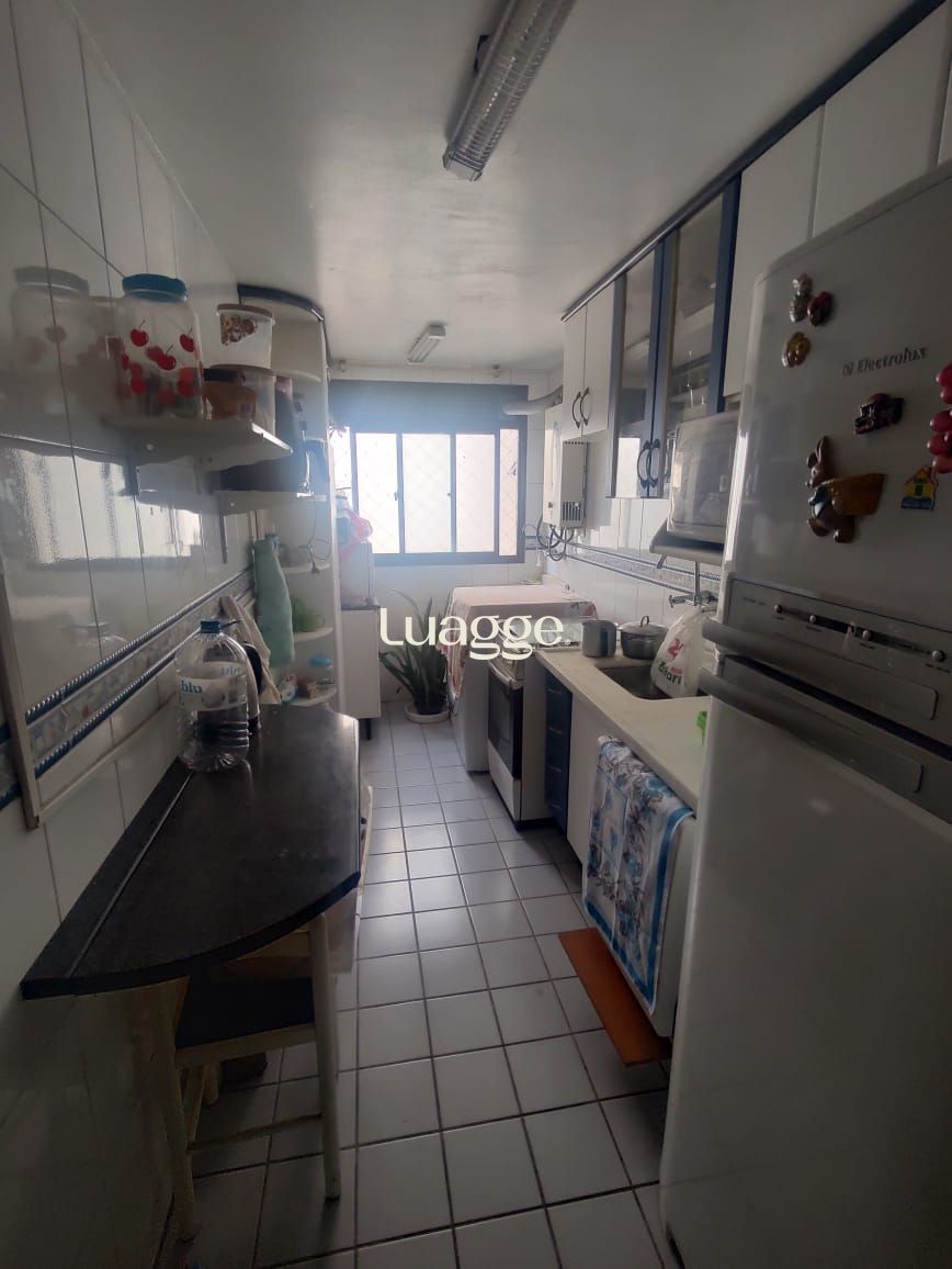 Apartamento à venda com 3 quartos, 72m² - Foto 3