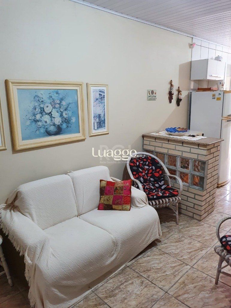 Casa à venda com 3 quartos, 68m² - Foto 3
