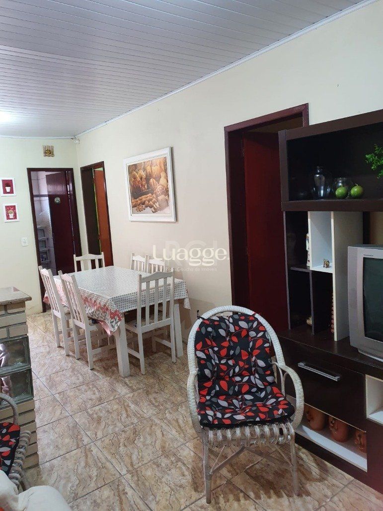 Casa à venda com 3 quartos, 68m² - Foto 4