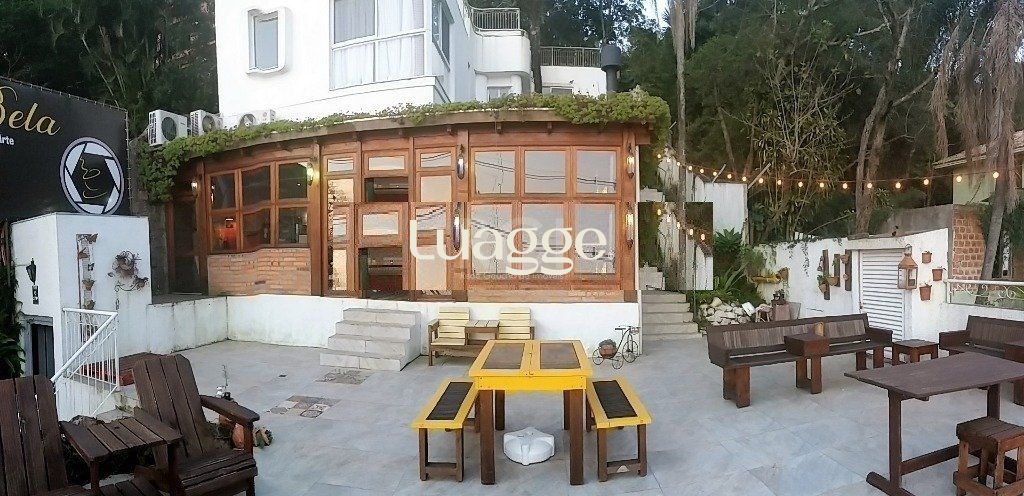 Casa à venda com 3 quartos, 307m² - Foto 2