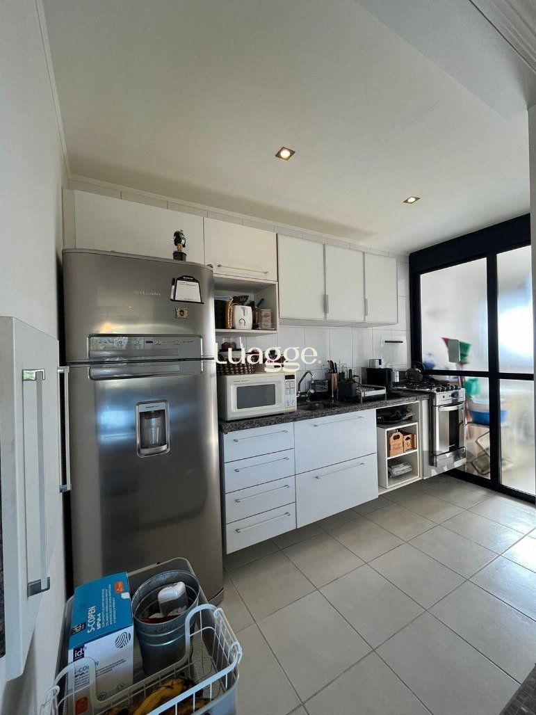 Apartamento à venda com 2 quartos, 63m² - Foto 13