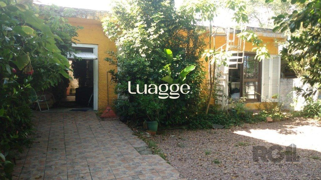 Casa à venda com 1 quarto, 121m² - Foto 1