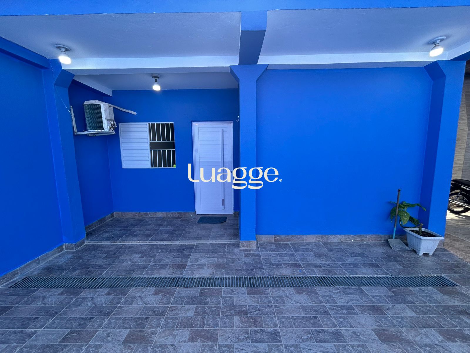 Casa à venda com 2 quartos, 53m² - Foto 1