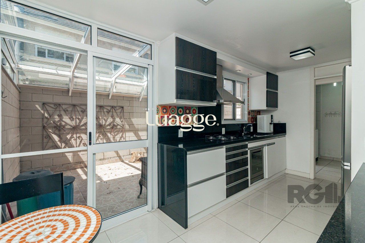 Casa de Condomínio à venda com 3 quartos, 209m² - Foto 12