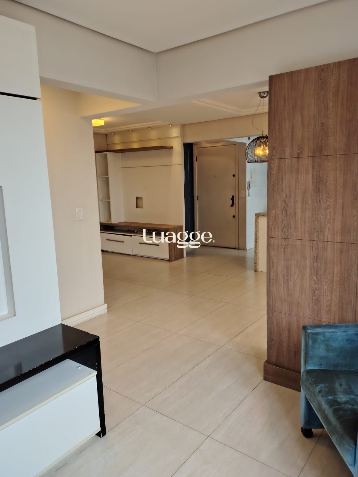 Apartamento à venda com 3 quartos, 77m² - Foto 3