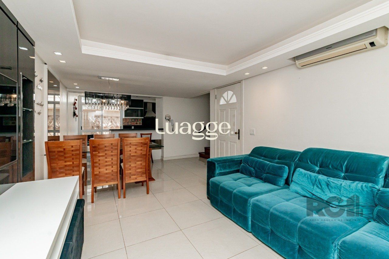 Casa de Condomínio à venda com 3 quartos, 209m² - Foto 4