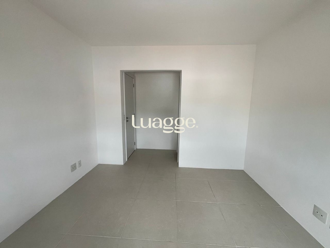 Apartamento à venda com 2 quartos, 76m² - Foto 3