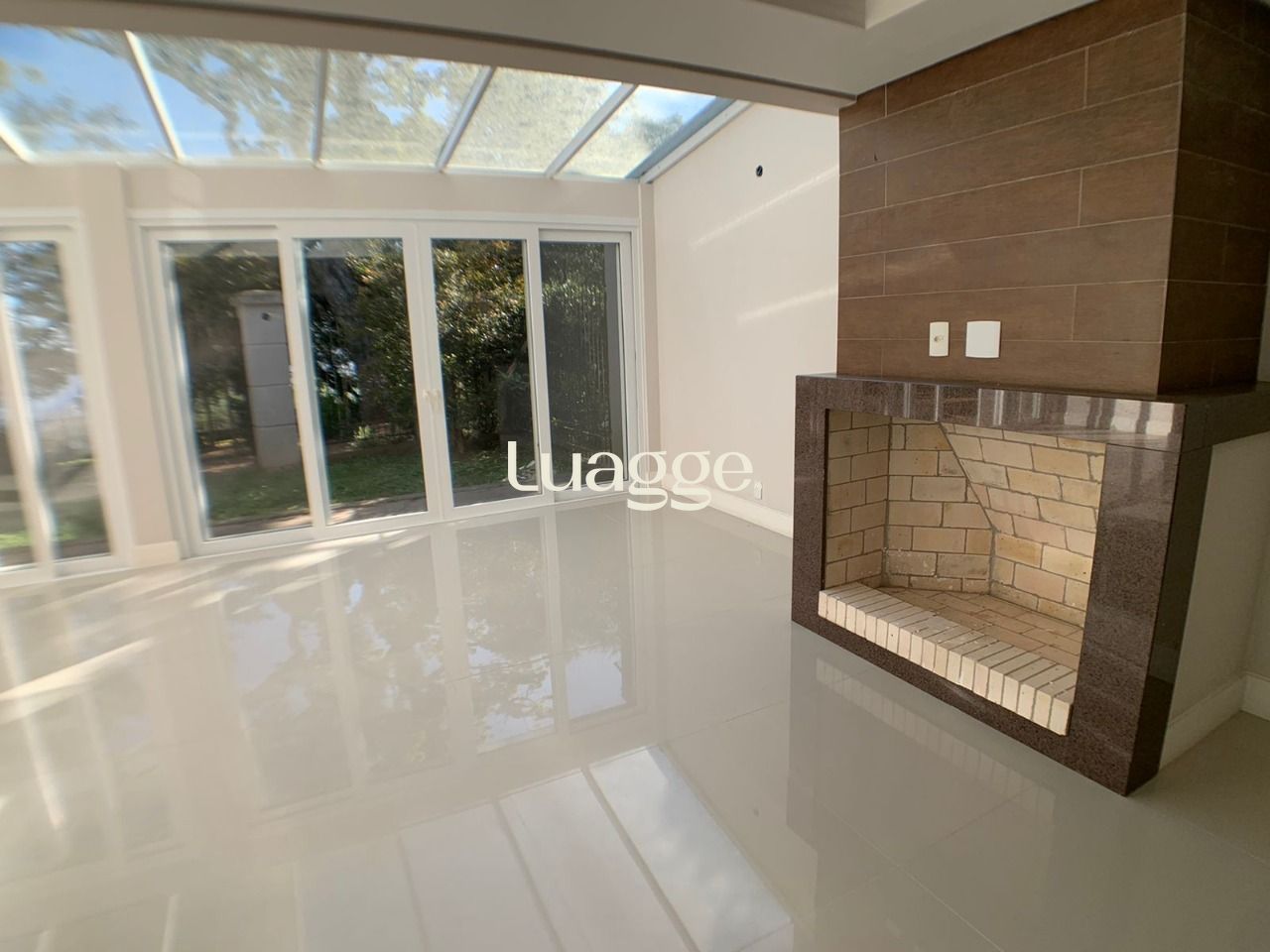Casa de Condomínio à venda com 3 quartos, 345m² - Foto 1