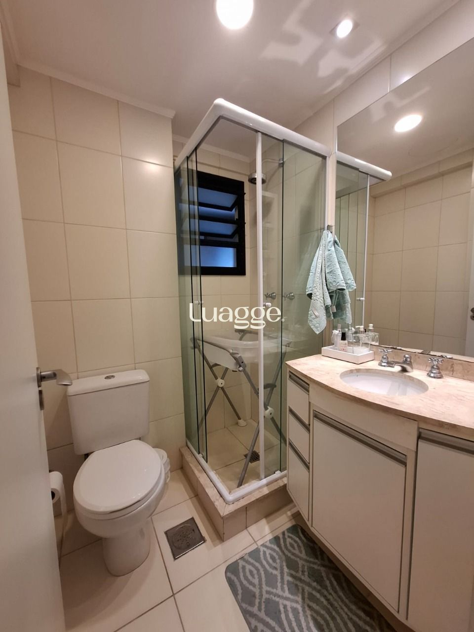 Apartamento à venda com 3 quartos, 73m² - Foto 2