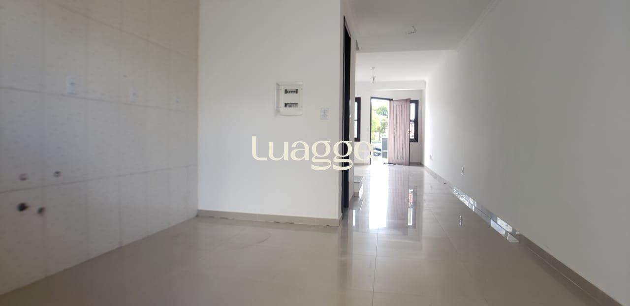Casa à venda com 3 quartos, 88m² - Foto 4